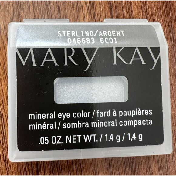 Mary Kay Mineral Eye Color Eyeshadow STERLING Shade .05 oz Discontinued New - Picture 1 of 2